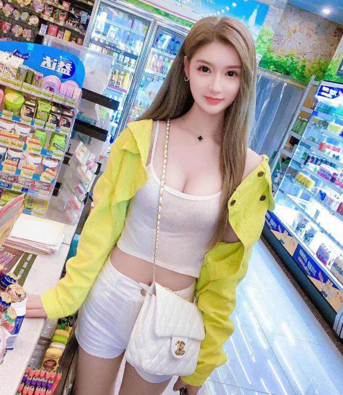 体验人间尤物特别胸的网红Sao姐姐